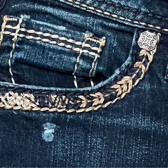 Silver Suki Slim Bootcut Mid-rise Embroidered Dark Wash Denim Jeans - Picture 4 of 16